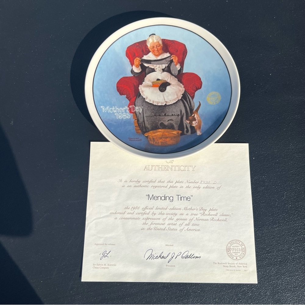 ☀️ 3/$30 Norman Rockwell Collectors Plate by Knowles “Mending Time”
